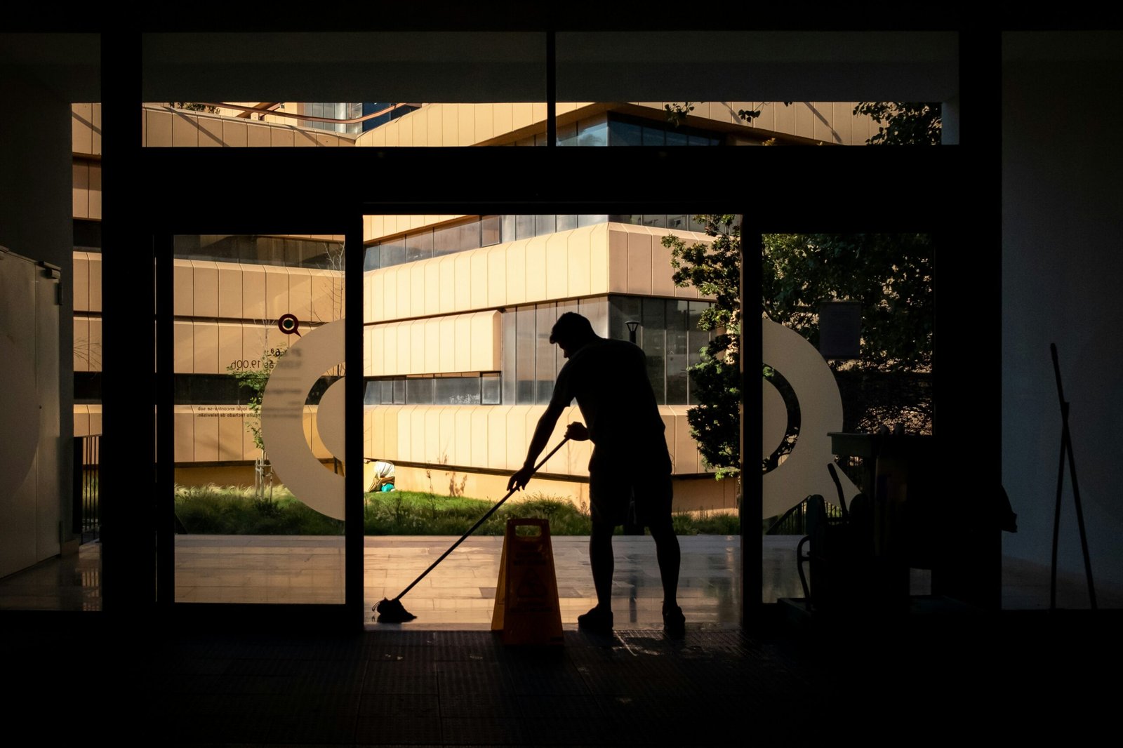 Flexible commercial cleaning hours in Pittsburgh
